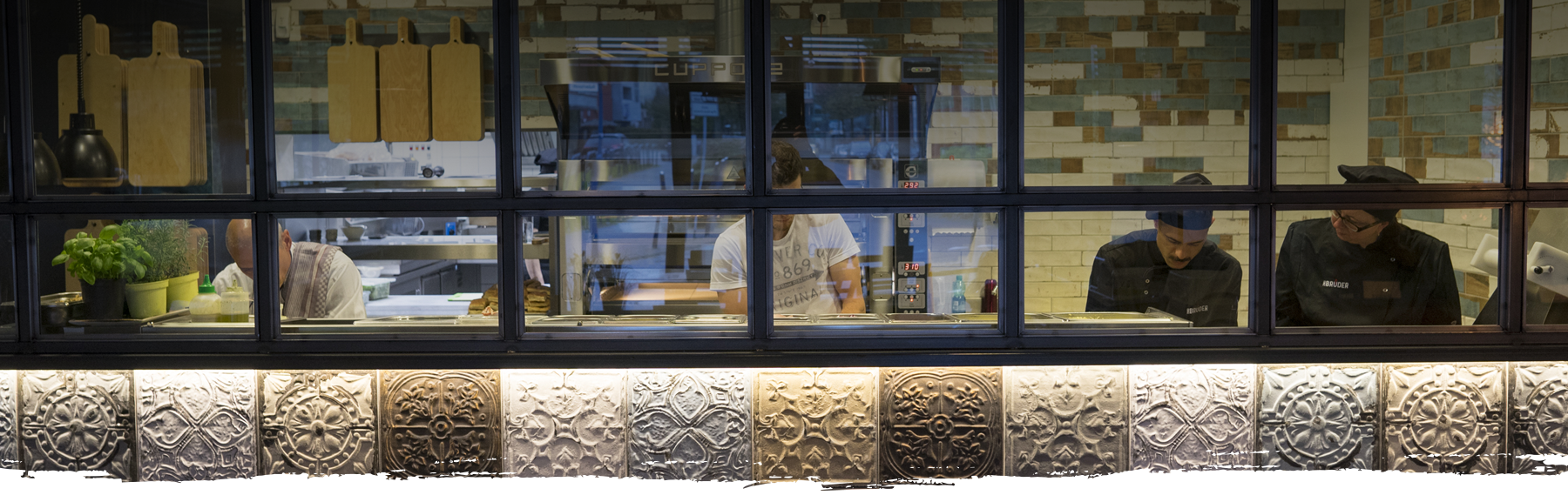 Restaurant Zwei Brüder Alsdorf (Blick in die Küche)